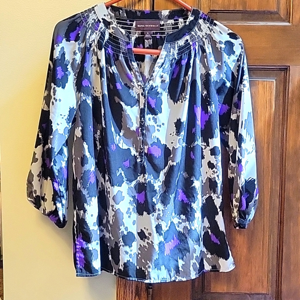 Dana Buchman size small blouse